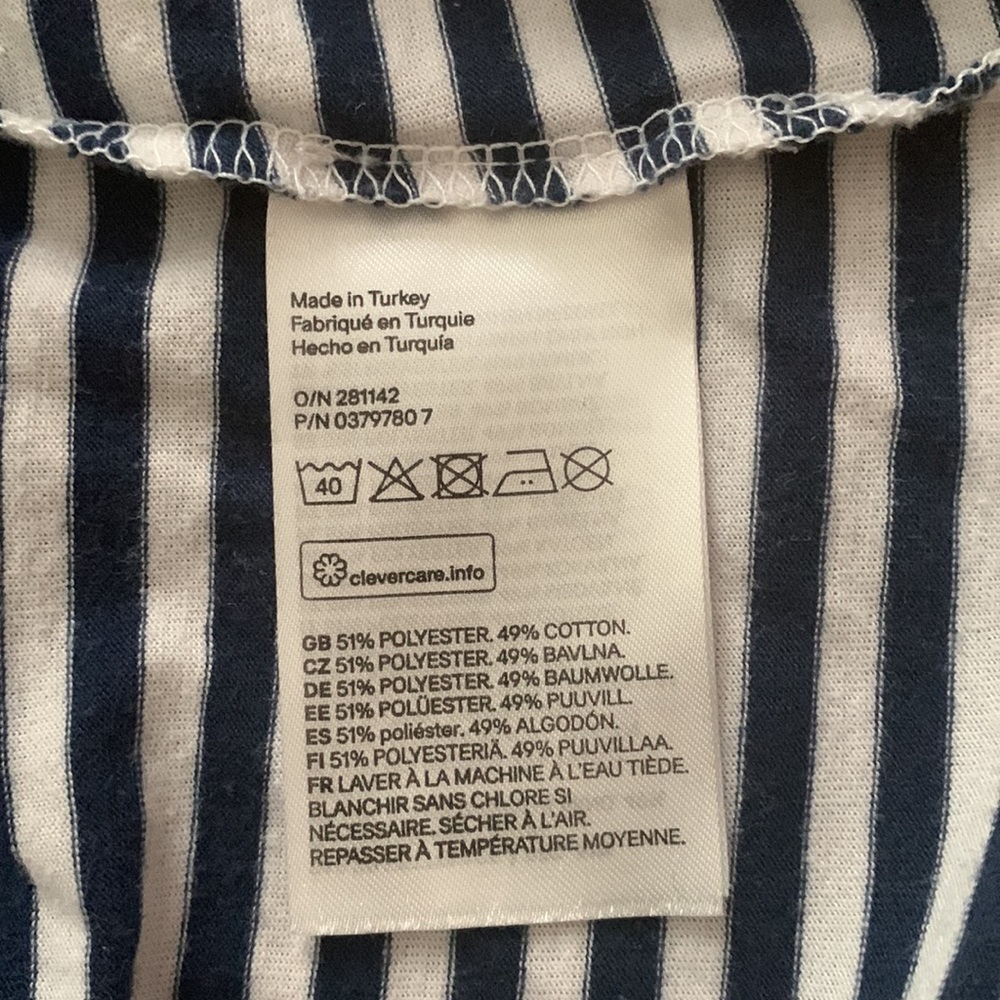 🐸 Divided navy/white striped tee with green accents on sleeves. Size S. - Picture 7 of 7